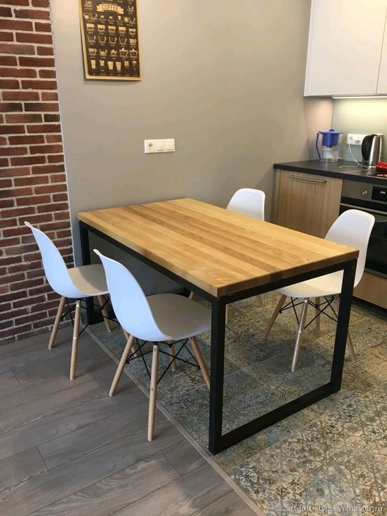 Mesa para comedor en metal y madera